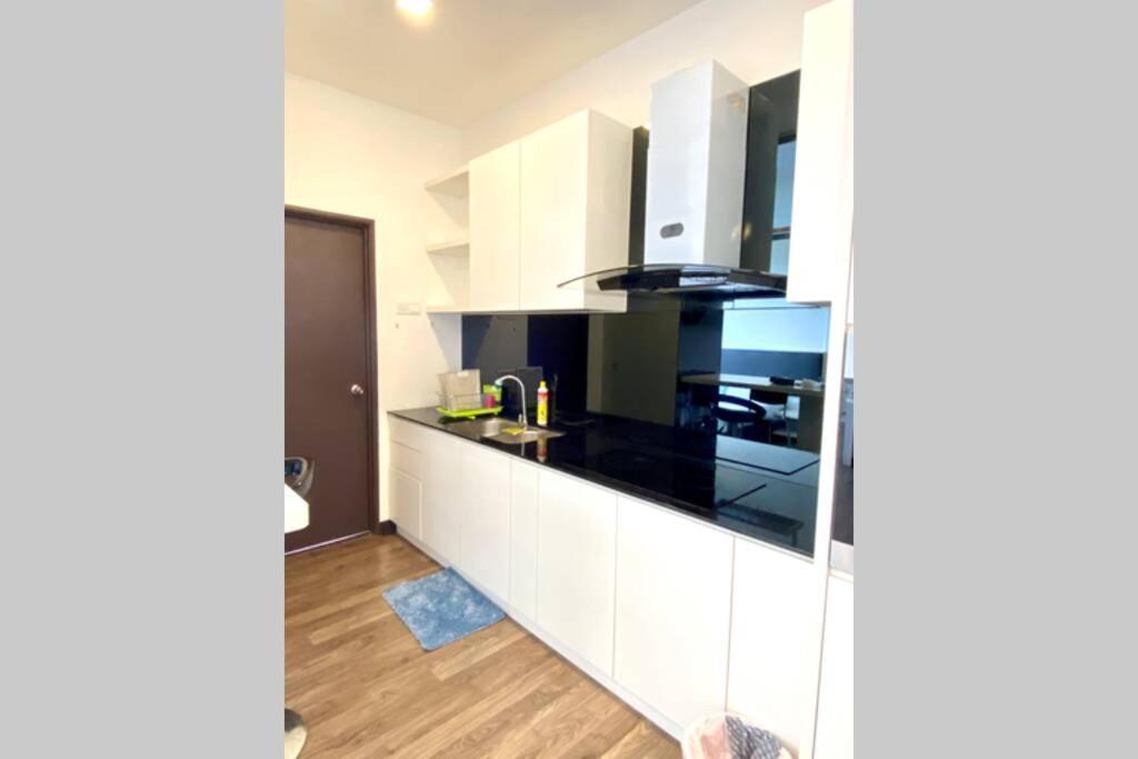 Landmark Residence 2, Greenview, Less Noise, Free Wifi With Tvbox, Free Parking, Near Kajang, Cheras, C180, Mrt Bagian luar foto